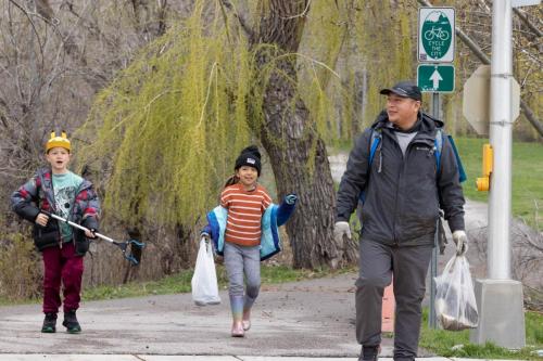 Volunteers helping to clean the Jordan River on Earth Day.